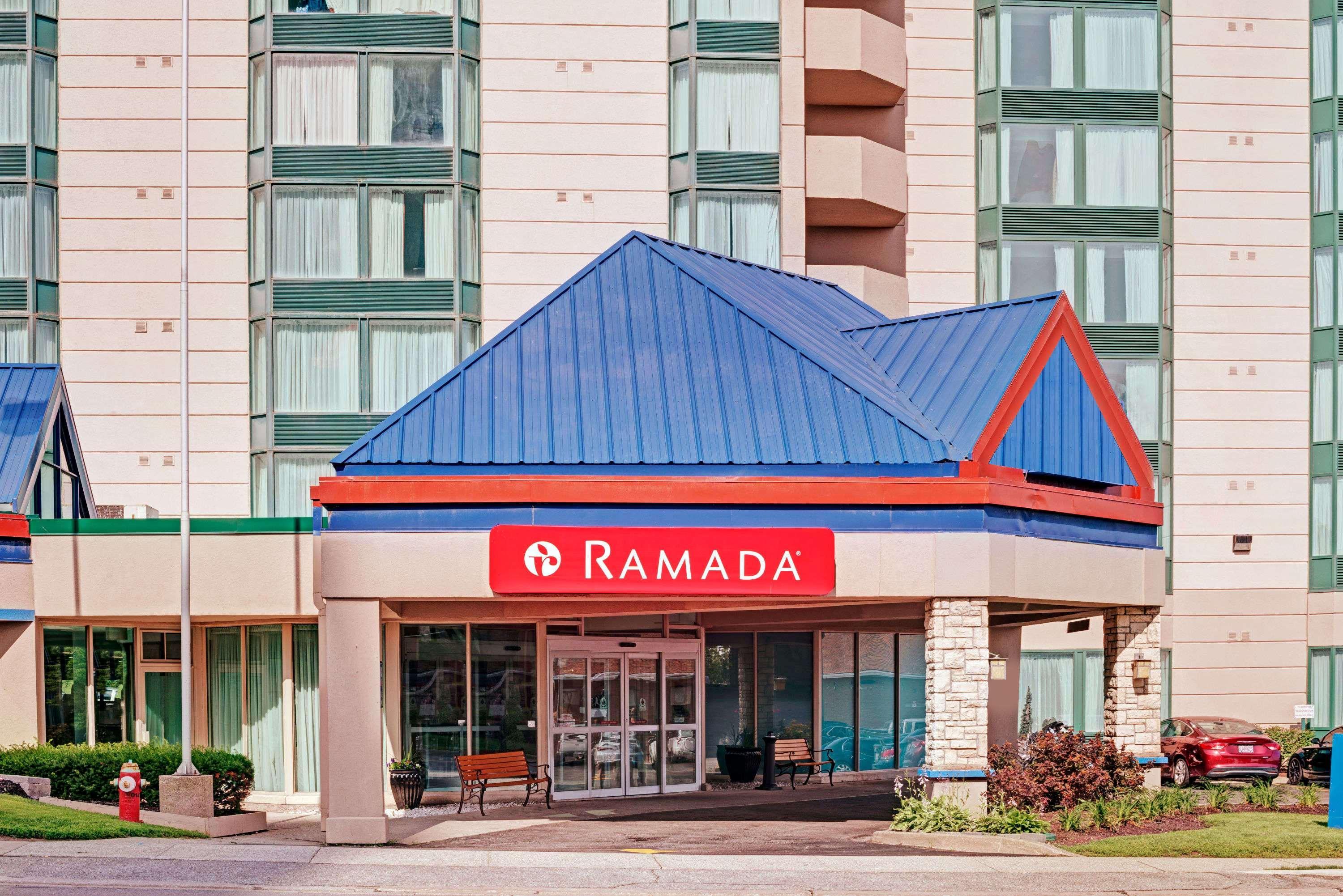 Ramada By Wyndham Niagara Falls/Fallsview Extérieur photo